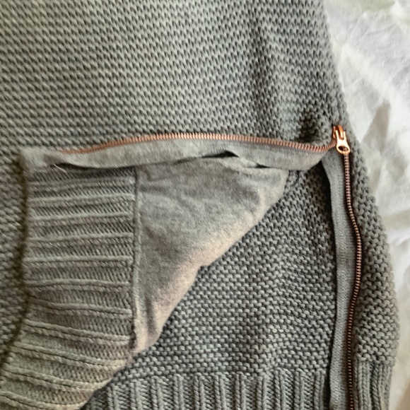 Lululemon Karma Kurmasana Merino Wool Sweater in Heather Grey (size large) - Picture 9 of 11